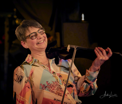 violinist portrait studio